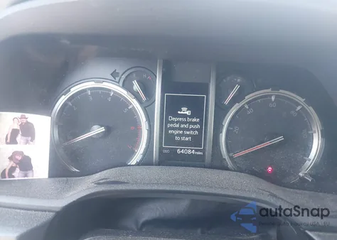 2021 Toyota 4Runner Sr5 Premium/Venture/Trd Off Road/Trd Off Road Premium/Trd Pro z USA, uszkodzony, nr VIN JTERU5JR1M5962995